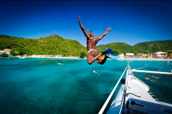 Bon plan, codes promo, réduction Guadeloupe, Martinique, Guyane, la Réunion : - 10 EUR sur le prix d'une journée en mer ! | photo-10-eur-sur-le-prix-d-une-journee-en-mer