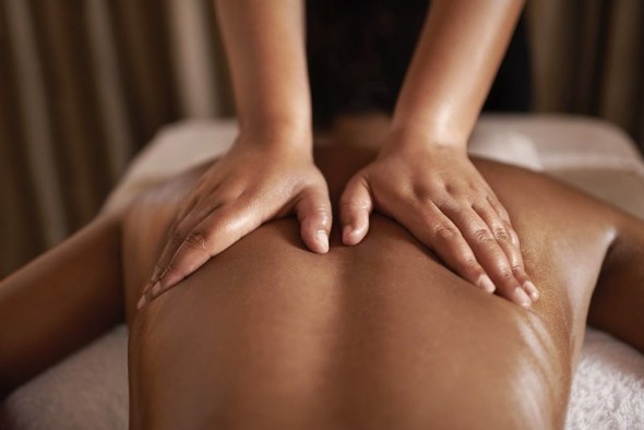 Bon plan, codes promo, réduction Guadeloupe, Martinique, Guyane, la Réunion : Lâcher prise massage relaxant d'1h | photo-massage-corps-lacher-prise